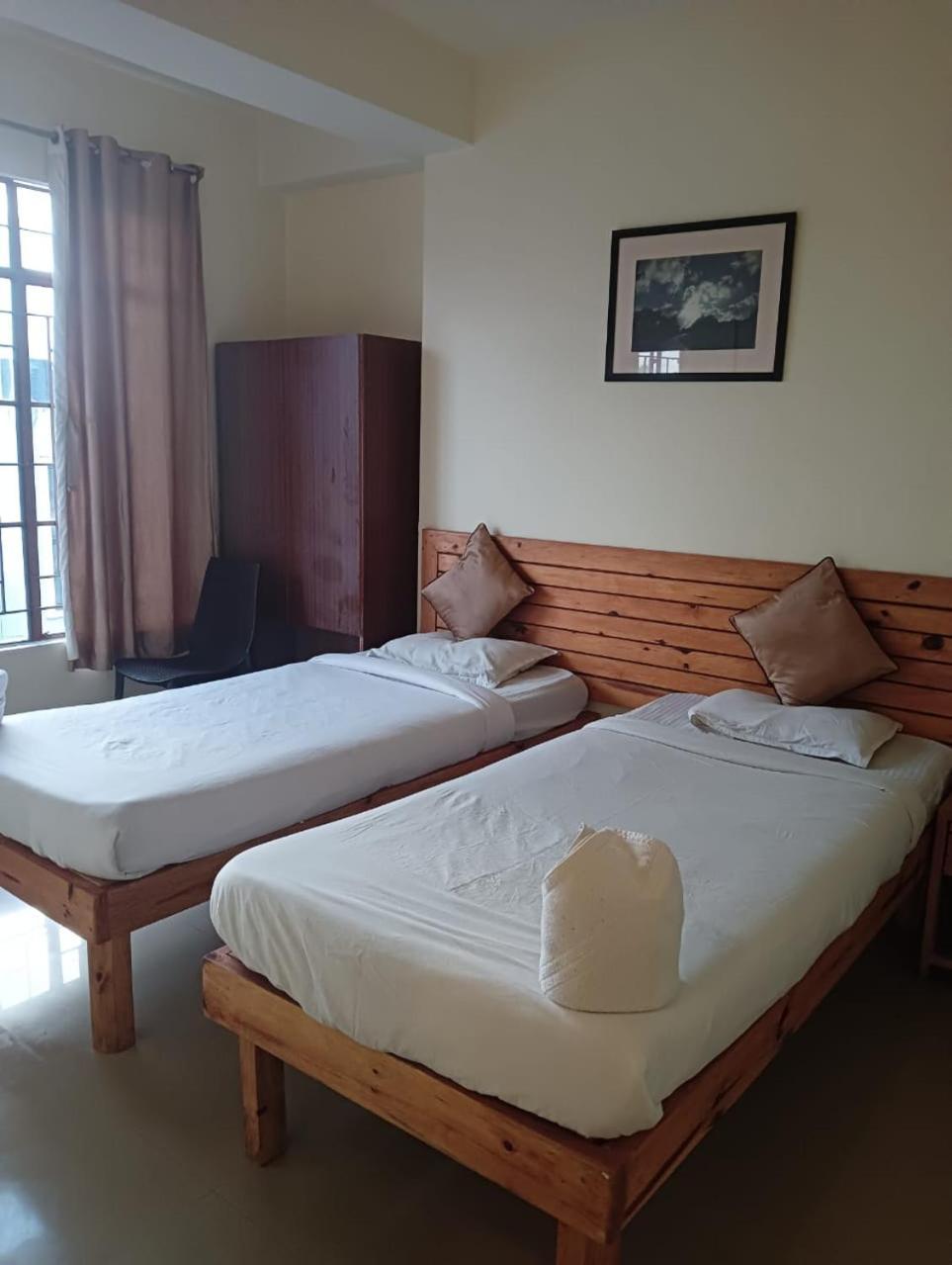 Hotel Travellers Inn Shillong Exterior photo